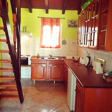 Sausan Aparthotel *