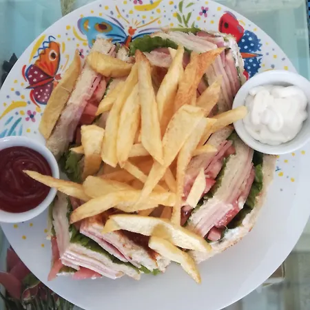 Sausan Lägenhetshotell 4*