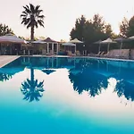 Ξενοδοχείο με διαμερίσματα Sausan 4*